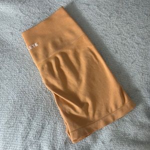 Alphalete Amplify Shorts (Light Orange)